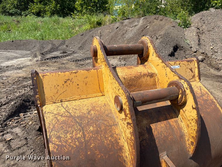 image for item EO8644 CF bucket