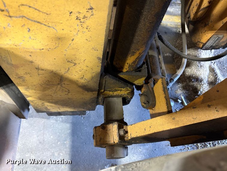 image for item EP3002 Case 580 E forklift
