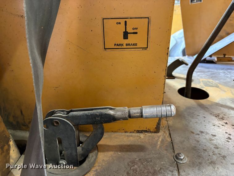 image for item EP3002 Case 580 E forklift