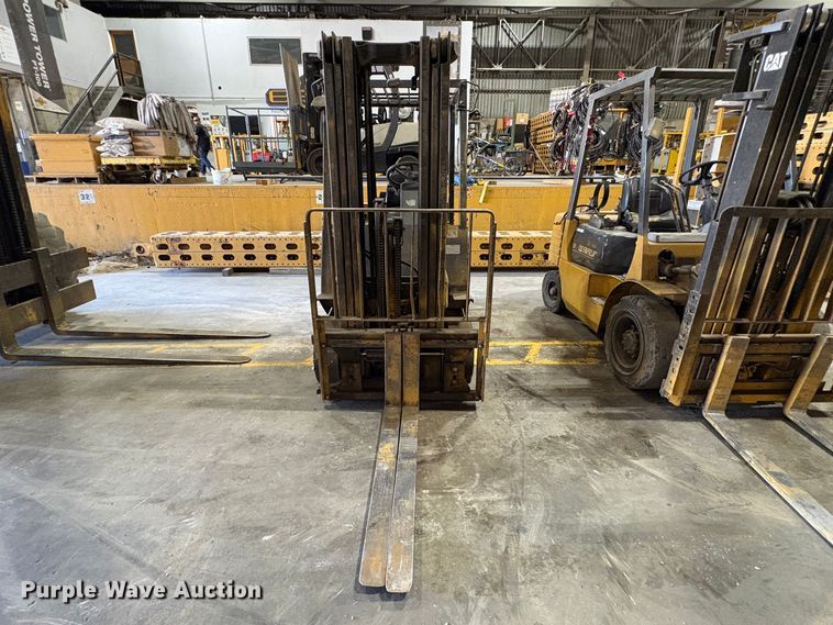 image for item EP3003 Yale GLC050RGNUAF084 forklift