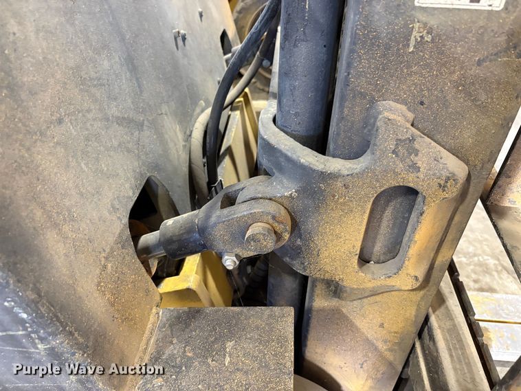 image for item EP3003 Yale GLC050RGNUAF084 forklift