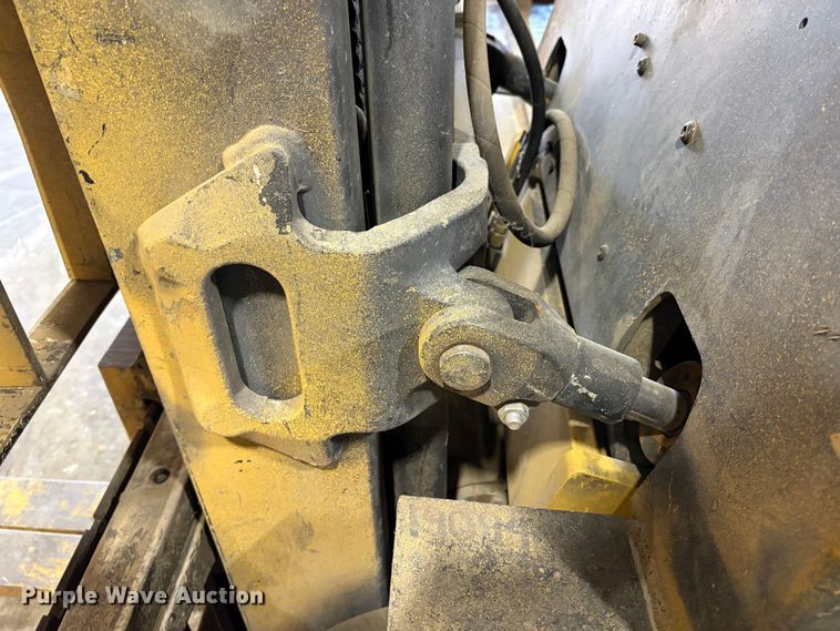 image for item EP3003 Yale GLC050RGNUAF084 forklift