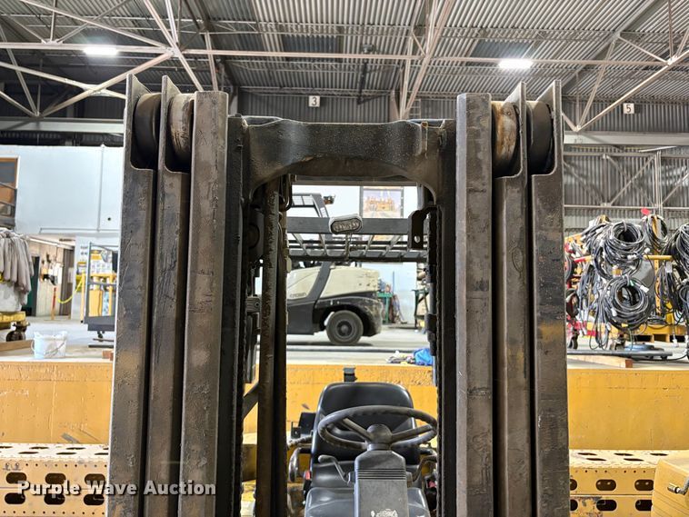 image for item EP3003 Yale GLC050RGNUAF084 forklift