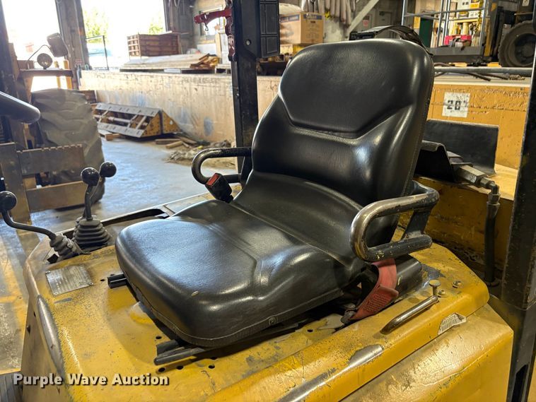 image for item EP3003 Yale GLC050RGNUAF084 forklift
