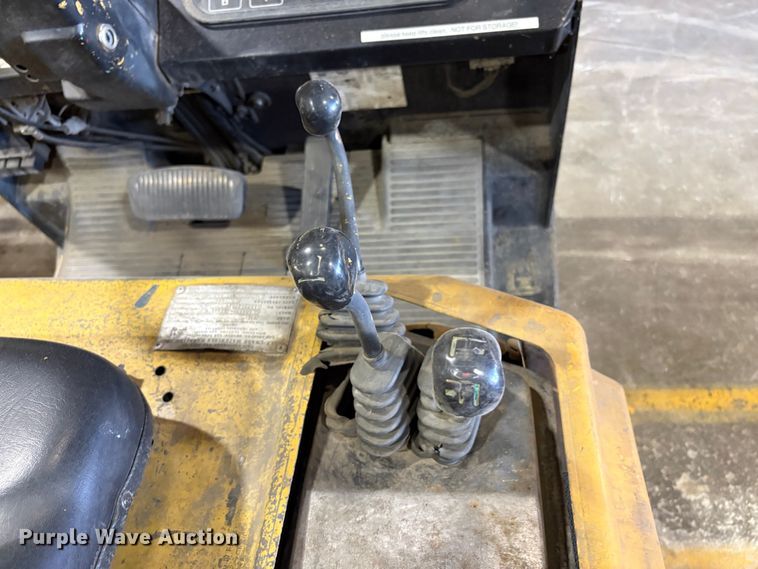 image for item EP3003 Yale GLC050RGNUAF084 forklift