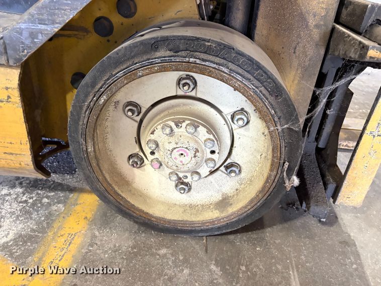 image for item EP3003 Yale GLC050RGNUAF084 forklift