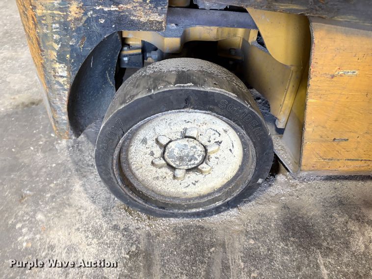image for item EP3003 Yale GLC050RGNUAF084 forklift