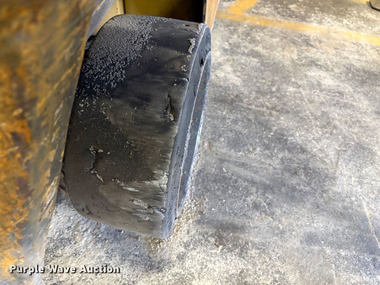 image for item EP3003 Yale GLC050RGNUAF084 forklift