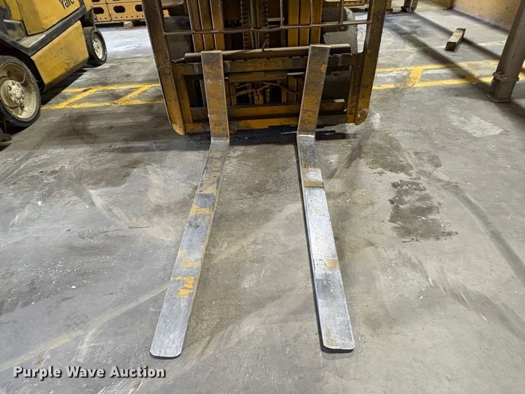image for item EP3005 Caterpillar 50 forklift