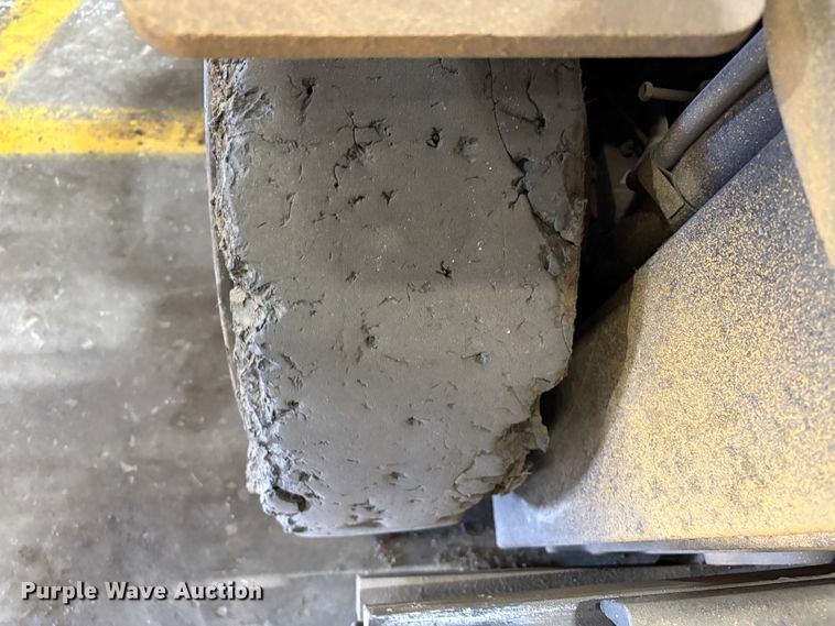image for item EP3005 Caterpillar 50 forklift