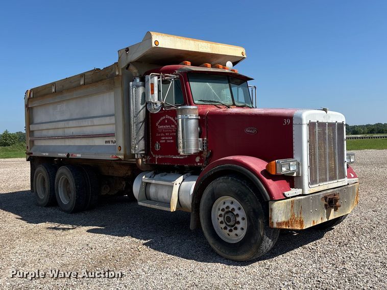 image for item ER3110 2005 Peterbilt 378 dump truck