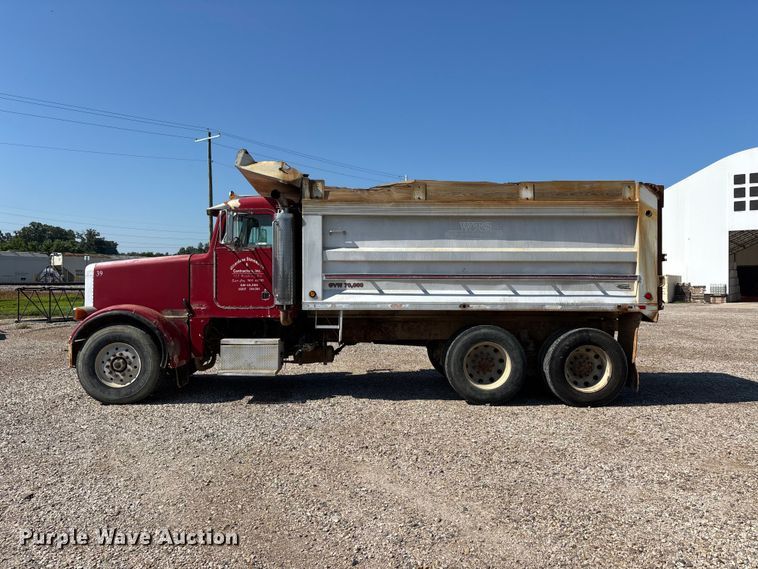 image for item ER3110 2005 Peterbilt 378 dump truck