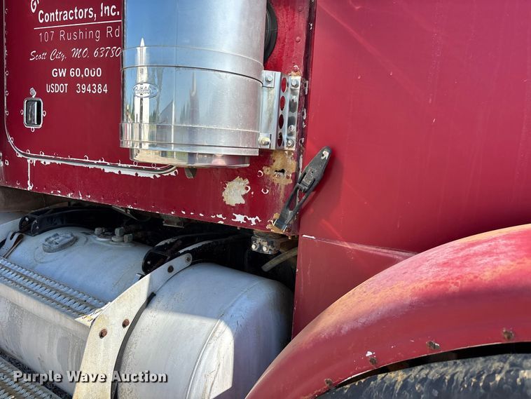image for item ER3110 2005 Peterbilt 378 dump truck