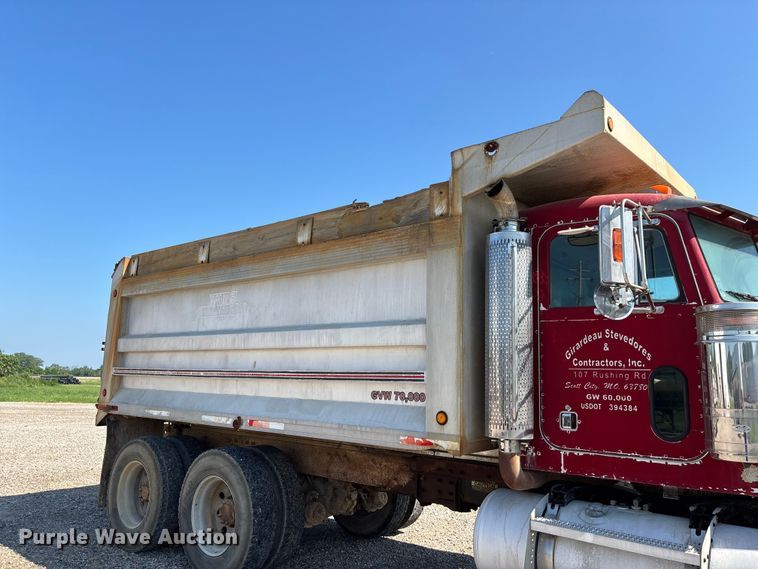 image for item ER3110 2005 Peterbilt 378 dump truck