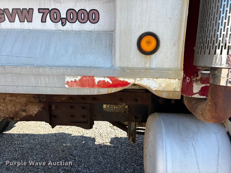 image for item ER3110 2005 Peterbilt 378 dump truck