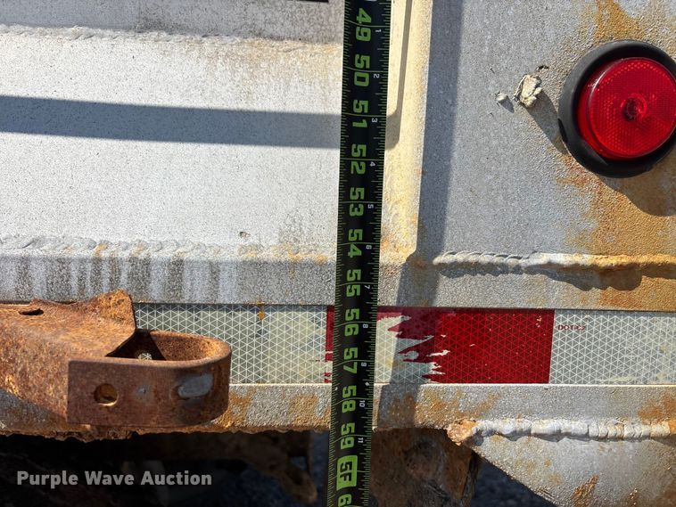 image for item ER3110 2005 Peterbilt 378 dump truck