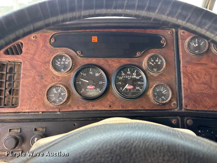 image for item ER3110 2005 Peterbilt 378 dump truck