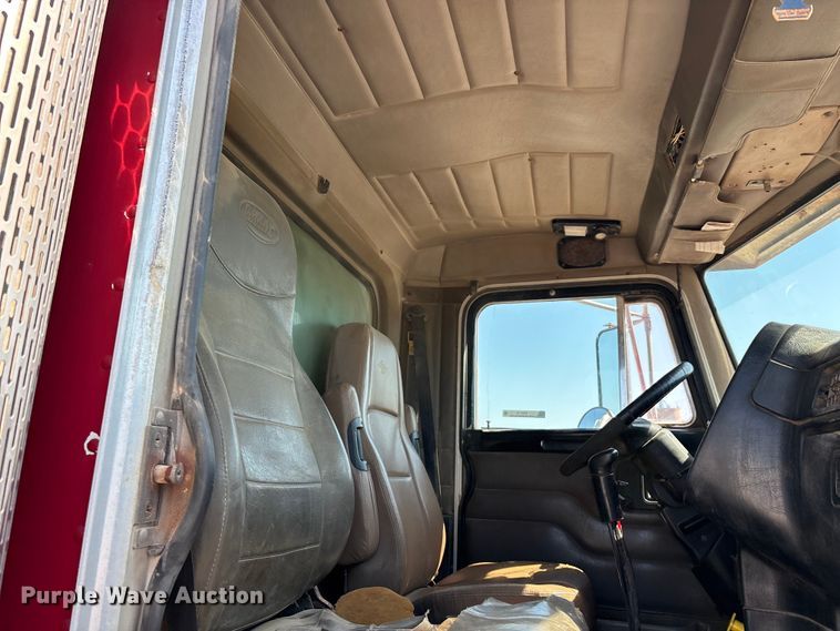 image for item ER3110 2005 Peterbilt 378 dump truck