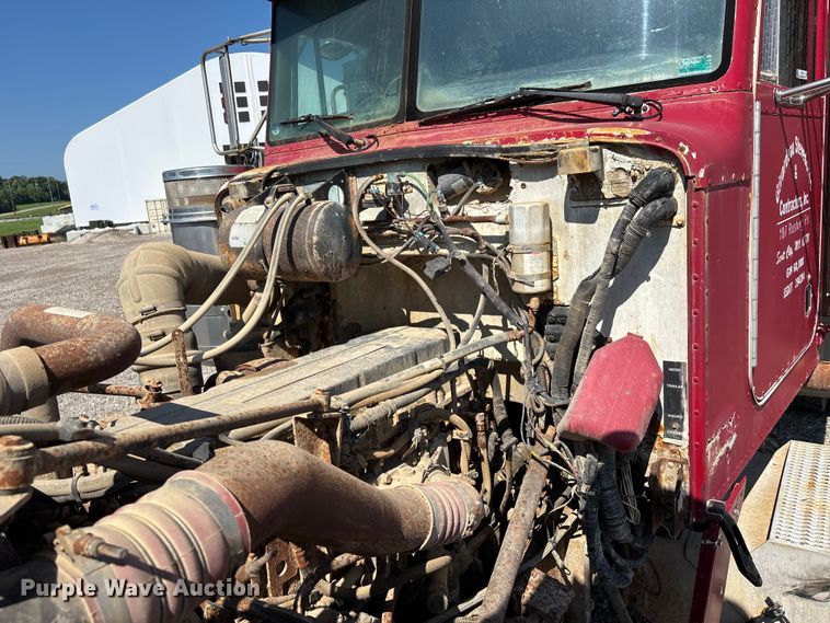 image for item ER3110 2005 Peterbilt 378 dump truck