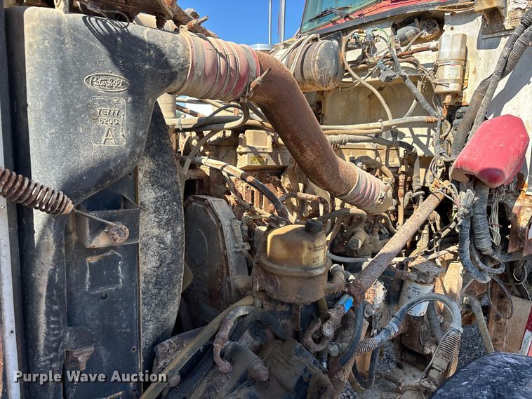image for item ER3110 2005 Peterbilt 378 dump truck