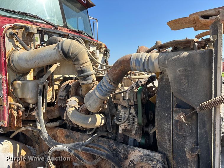 image for item ER3110 2005 Peterbilt 378 dump truck