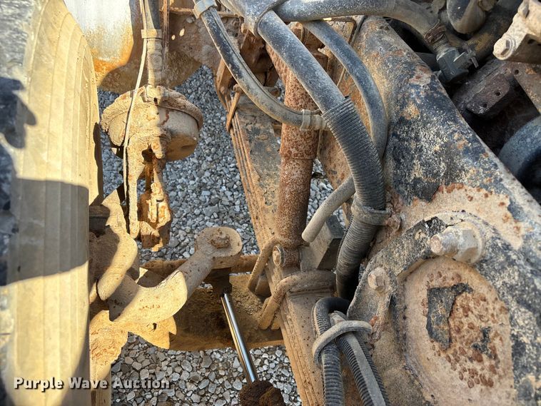 image for item ER3110 2005 Peterbilt 378 dump truck