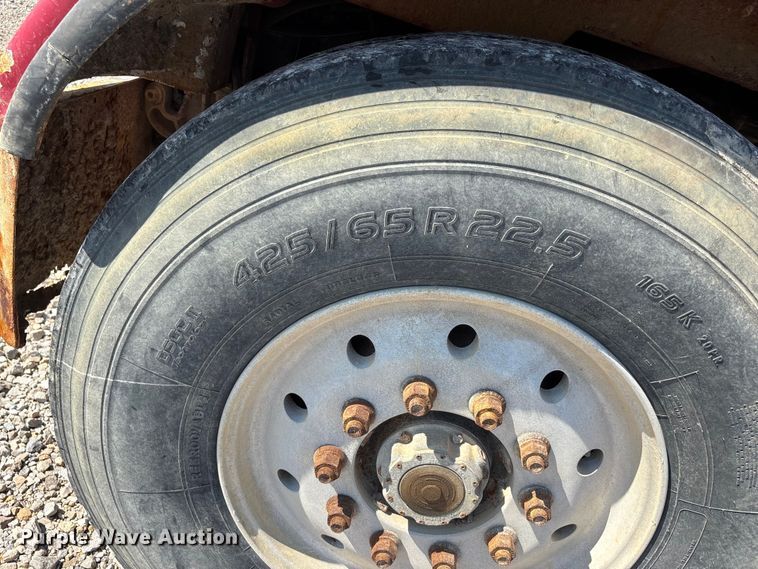 image for item ER3110 2005 Peterbilt 378 dump truck