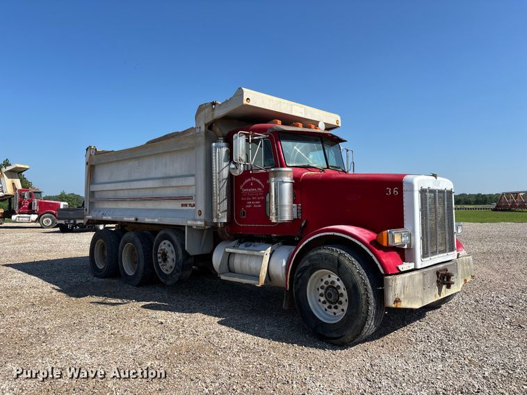 image for item ER3111 2005 Peterbilt 378 dump truck