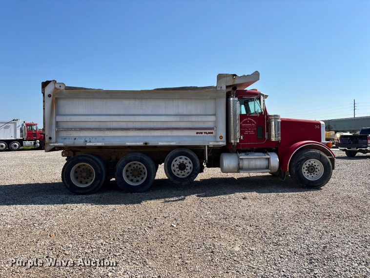 image for item ER3111 2005 Peterbilt 378 dump truck