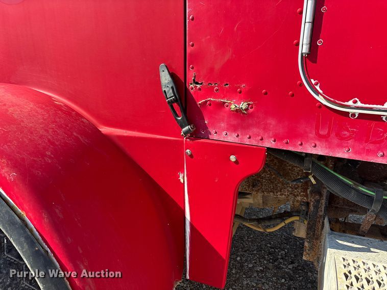 image for item ER3111 2005 Peterbilt 378 dump truck