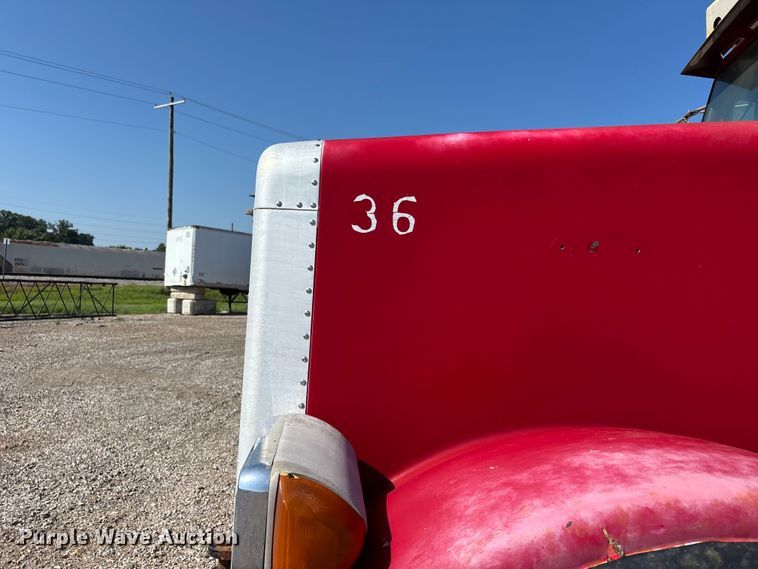 image for item ER3111 2005 Peterbilt 378 dump truck