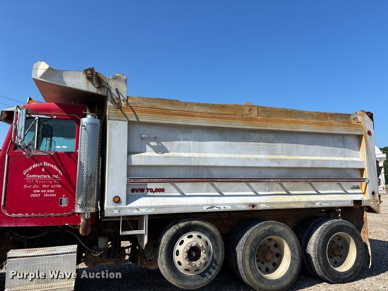 image for item ER3111 2005 Peterbilt 378 dump truck