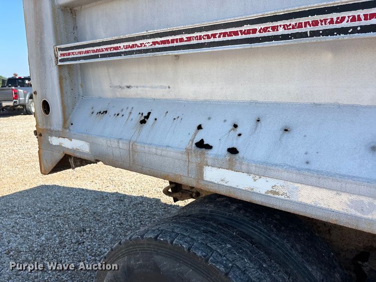 image for item ER3111 2005 Peterbilt 378 dump truck