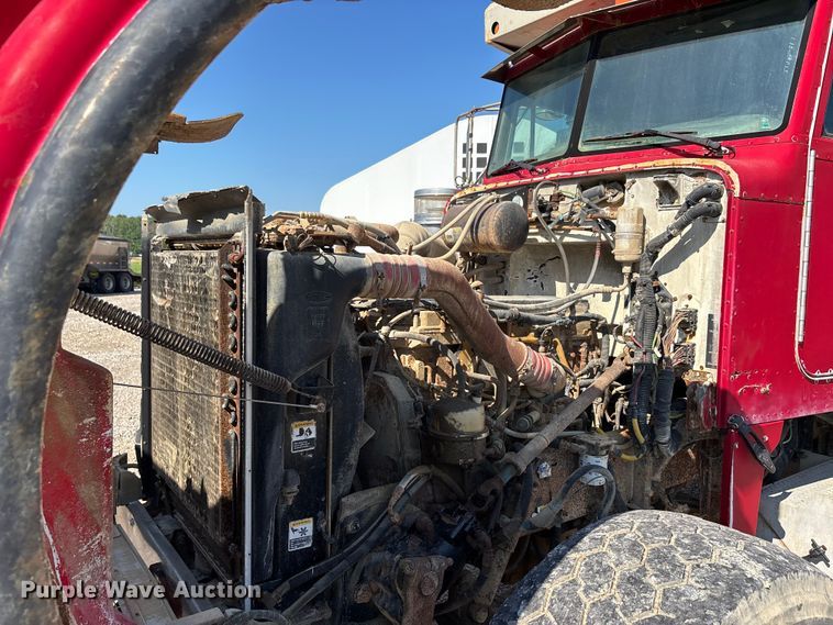 image for item ER3111 2005 Peterbilt 378 dump truck