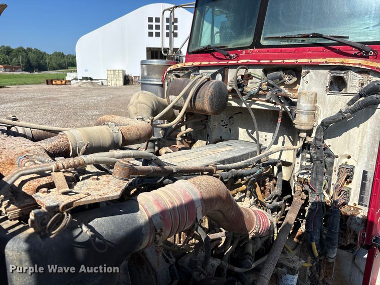 image for item ER3111 2005 Peterbilt 378 dump truck