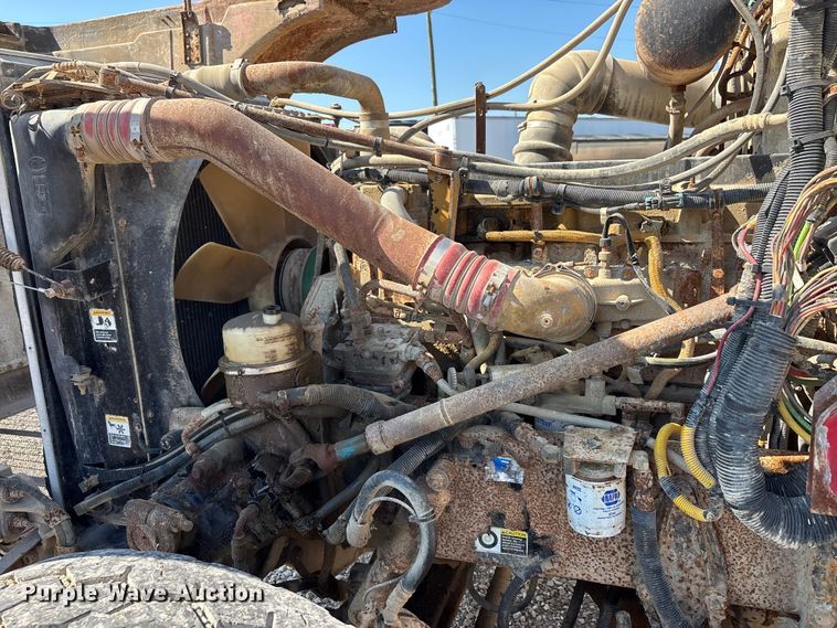image for item ER3111 2005 Peterbilt 378 dump truck