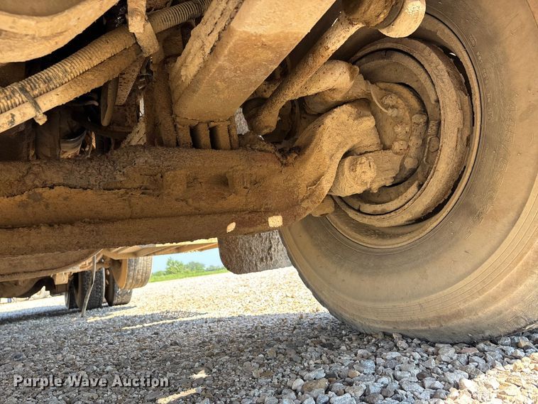 image for item ER3111 2005 Peterbilt 378 dump truck