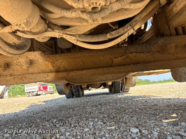 image for item ER3111 2005 Peterbilt 378 dump truck