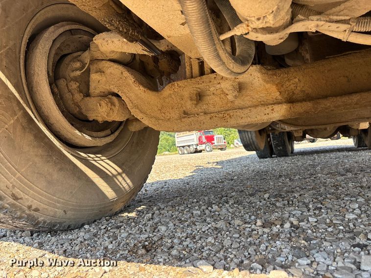 image for item ER3111 2005 Peterbilt 378 dump truck