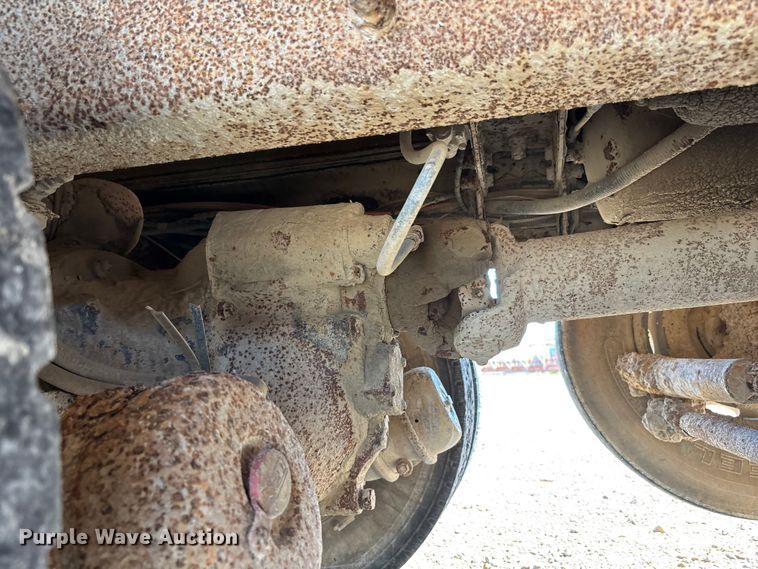 image for item ER3111 2005 Peterbilt 378 dump truck