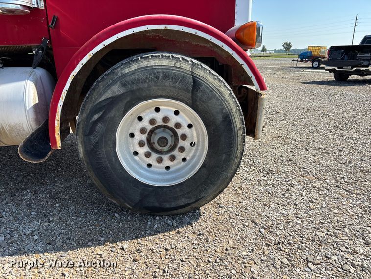 image for item ER3111 2005 Peterbilt 378 dump truck