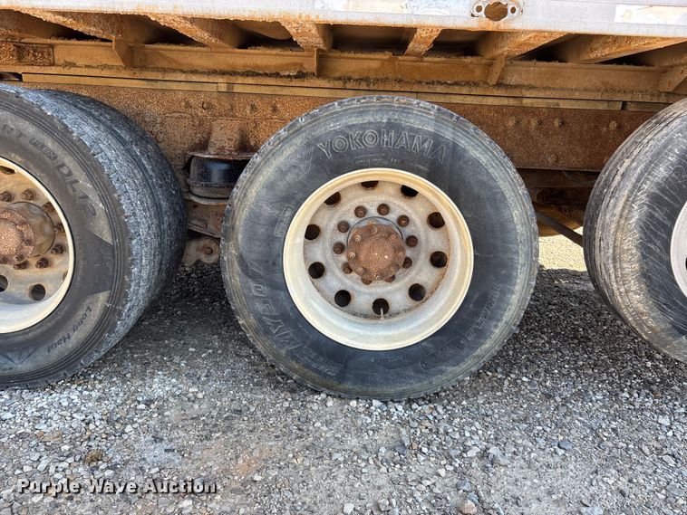 image for item ER3111 2005 Peterbilt 378 dump truck