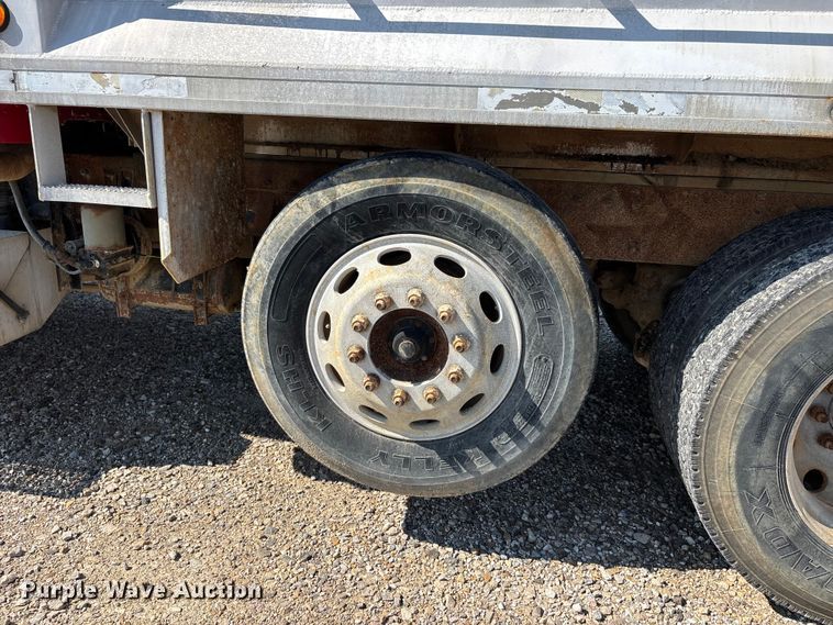 image for item ER3111 2005 Peterbilt 378 dump truck