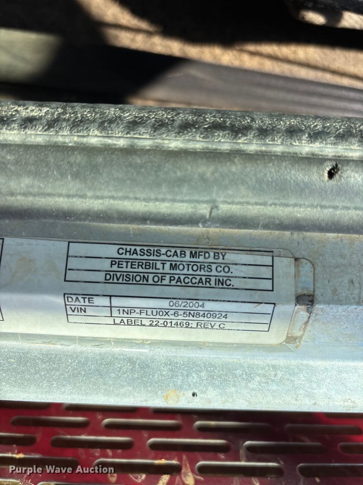 image for item ER3111 2005 Peterbilt 378 dump truck