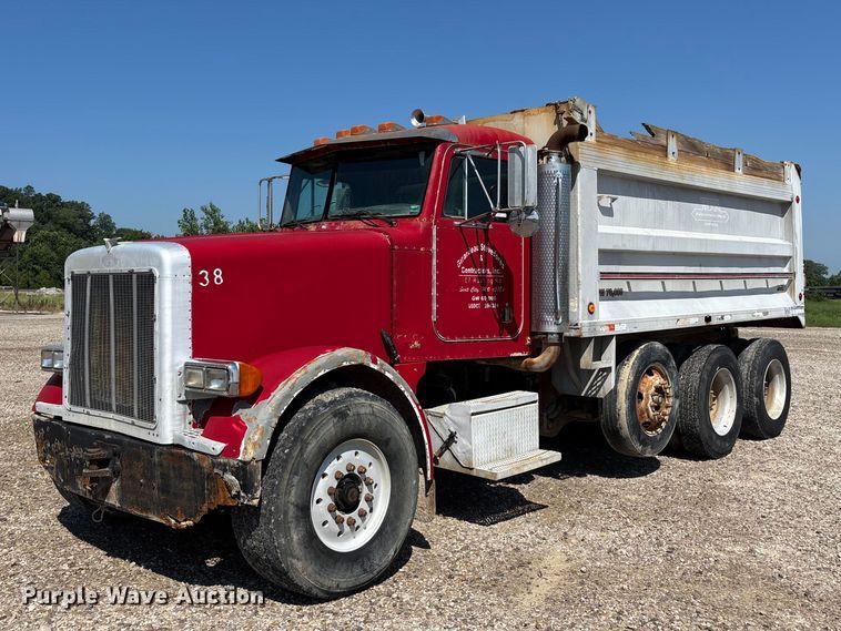 image for item ER3112 2005 Peterbilt dump truck