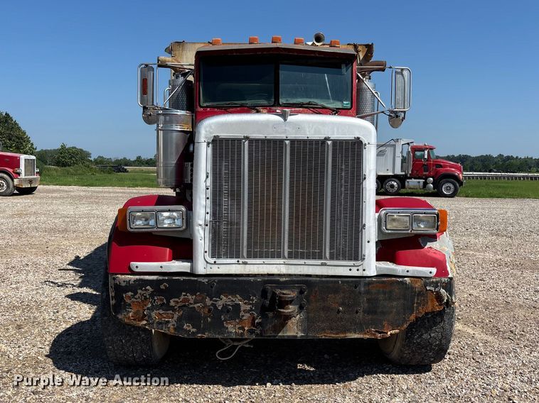 image for item ER3112 2005 Peterbilt dump truck