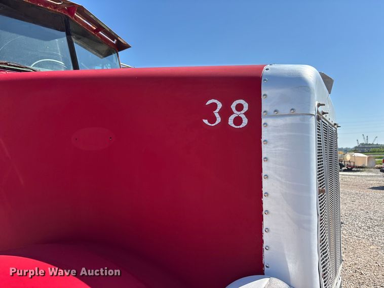 image for item ER3112 2005 Peterbilt dump truck