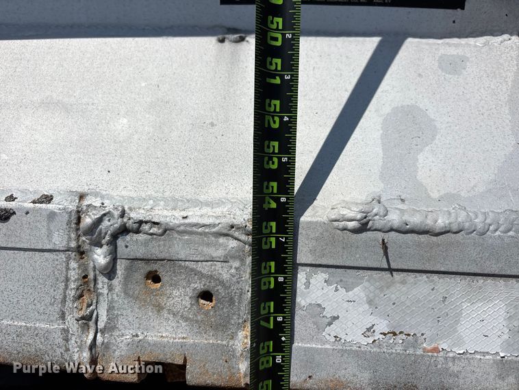 image for item ER3112 2005 Peterbilt dump truck