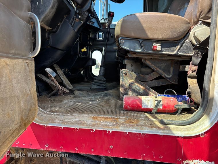 image for item ER3112 2005 Peterbilt dump truck
