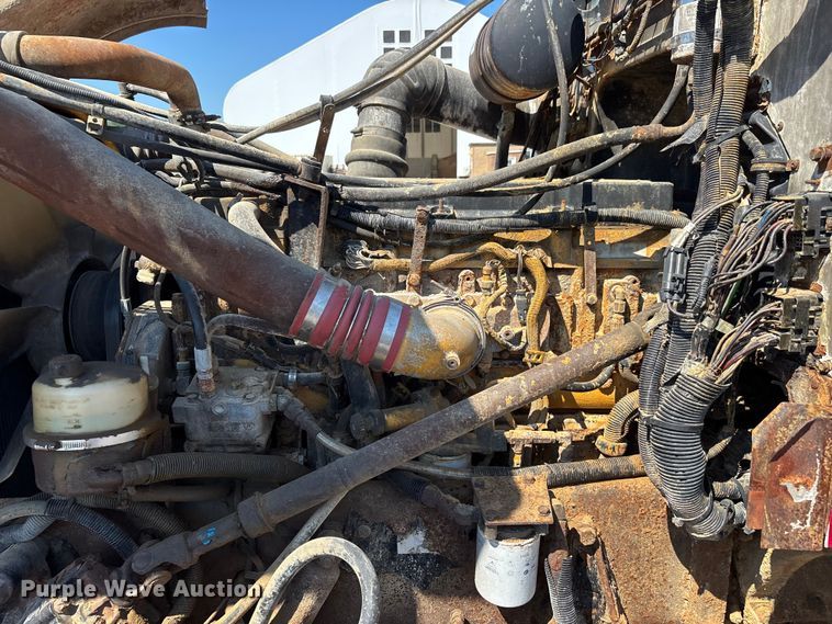 image for item ER3112 2005 Peterbilt dump truck